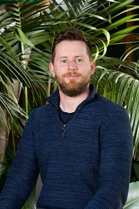 DC green background (1)