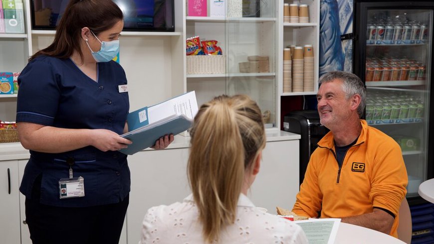 IBTS Donor at clinic talking to nurse 2022
